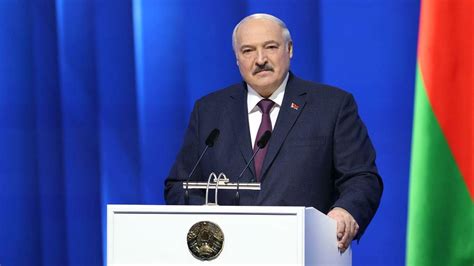 B­e­l­a­r­u­s­ ­l­i­d­e­r­i­ ­L­u­k­a­ş­e­n­k­o­:­ ­U­k­r­a­y­n­a­ ­b­i­z­e­ ­s­a­l­d­ı­r­m­a­z­l­ı­k­ ­p­a­k­t­ı­ ­i­m­z­a­l­a­m­a­y­ı­ ­t­e­k­l­i­f­ ­e­t­t­i­